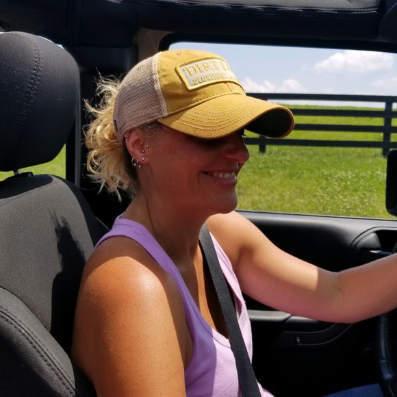 Meet your Posher, Heather - Picture 1 of 2